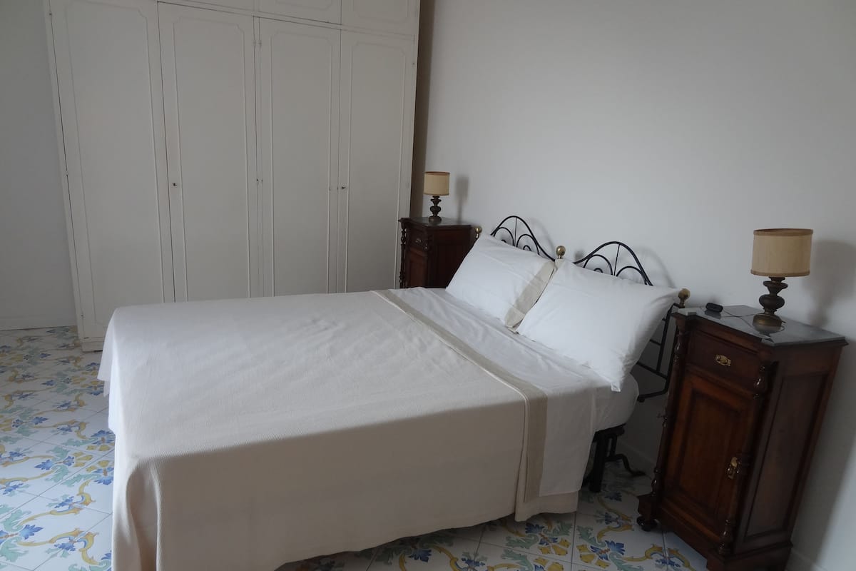 Casa familiare, 2 camere da letto, angolo cottura, vista mare | Una scrivania, culle/letti per bambini (a pagamento)