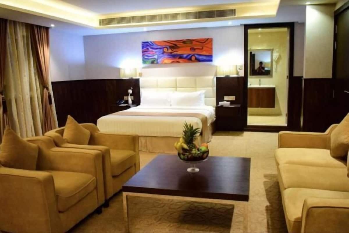 In-room safe, iron/ironing board, free WiFi, wheelchair access
