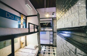 Bed in 8-bed Mixed Dormitory | Free WiFi - Photograph Hostel (Da Nang)