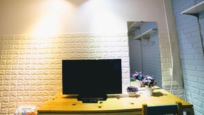 Double Room | WiFi (free) - Photograph Hostel (Da Nang)