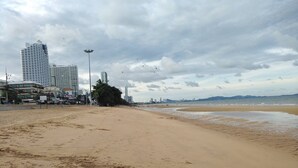 Beach - New Sorot House (Pattaya)