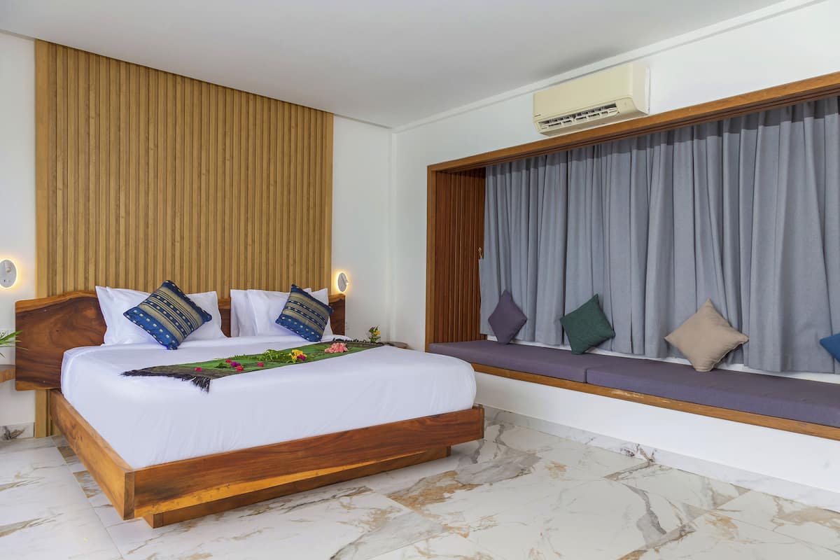 1 bedroom, down duvets, minibar, in-room safe