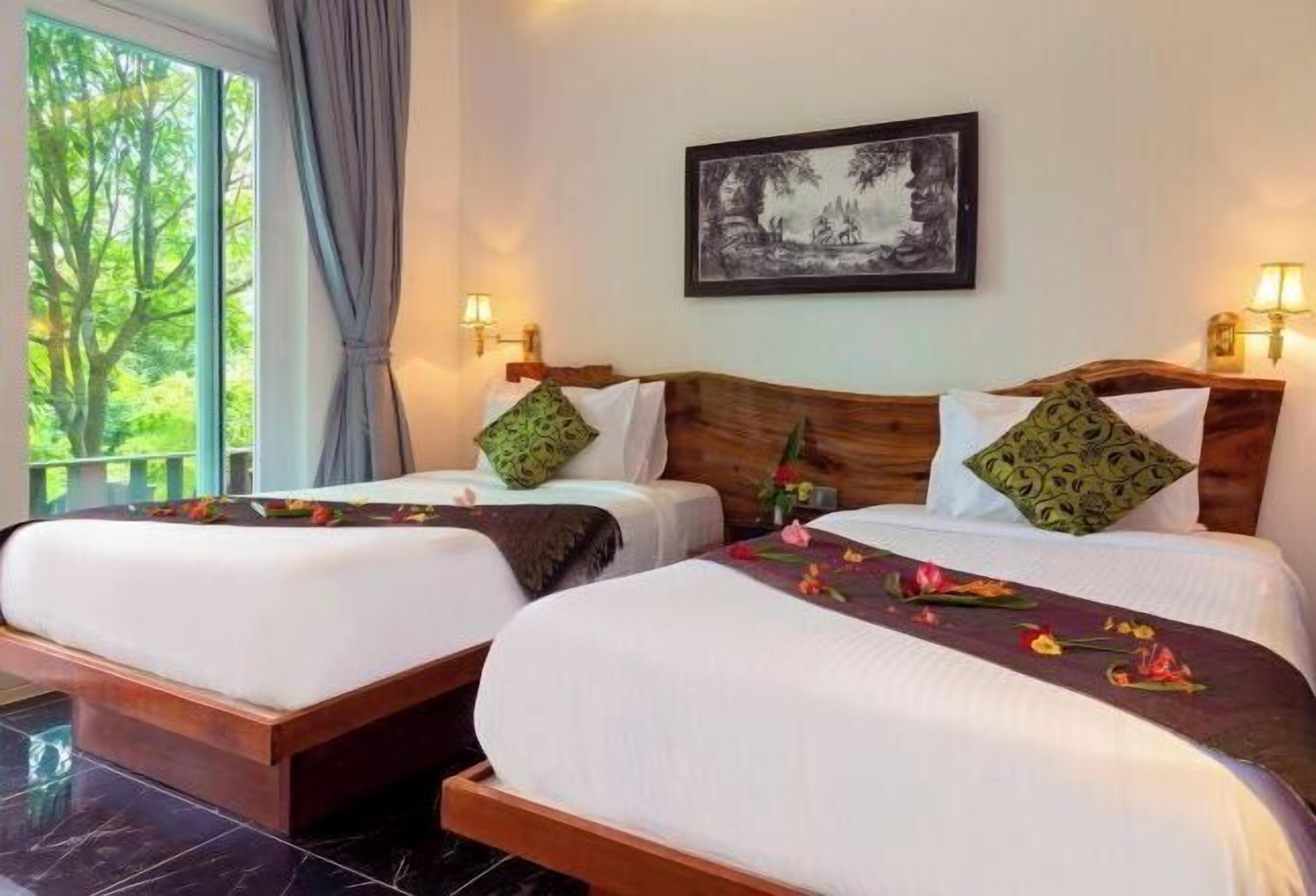 1 bedroom, down duvets, minibar, in-room safe