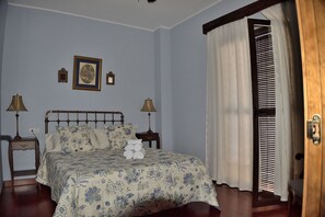 Rumah, 4 kamar tidur, teras | 4 kamar tidur dan didekorasi berbeda-beda