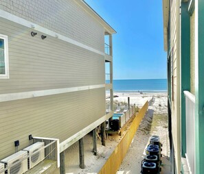 Unclassified image, 3 of 25, button