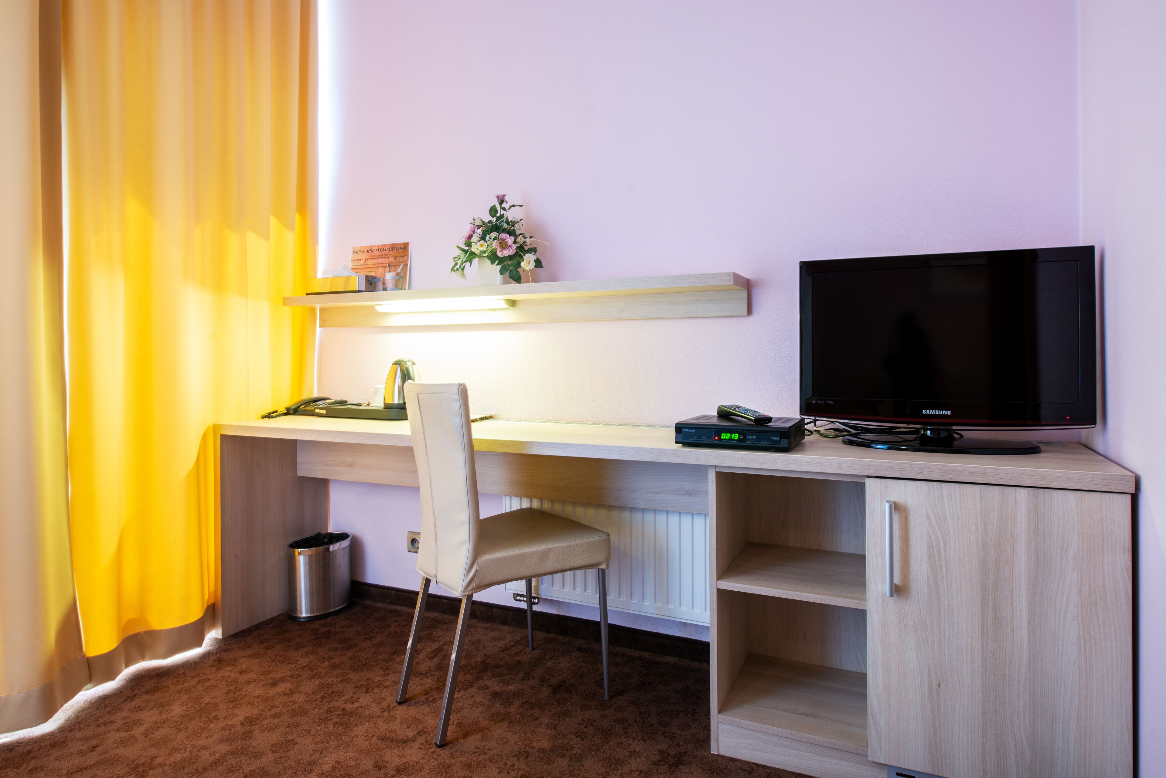 standard single room, 1 single bed | minibar, in-room safe, desk, blackout curtains