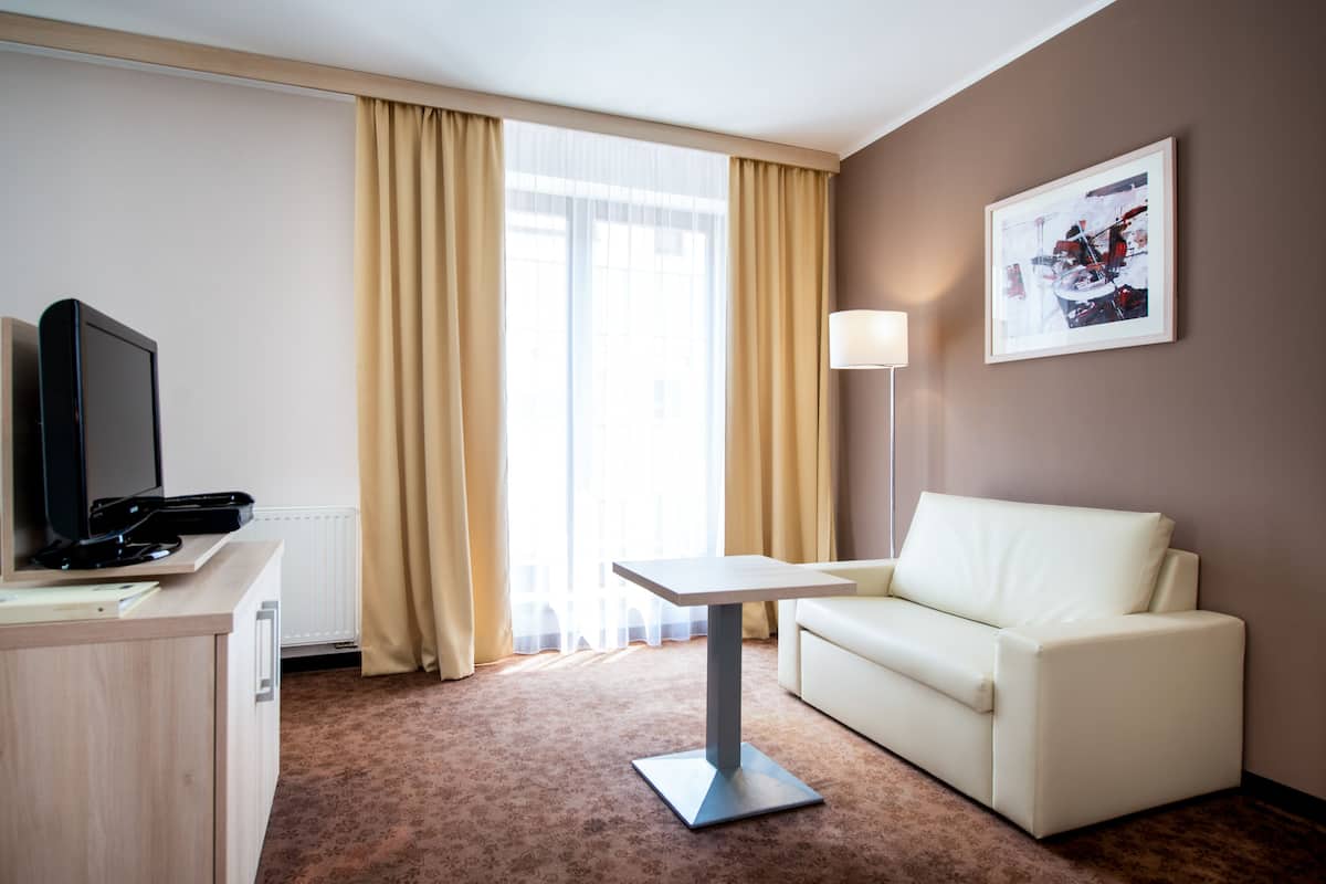 comfort double room | minibar, in-room safe, desk, blackout curtains