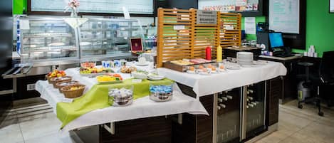Free daily buffet breakfast