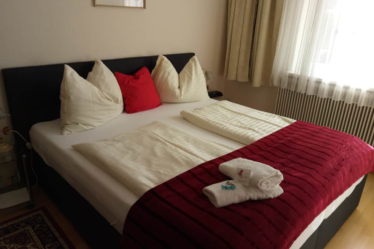 panoramic double room | 1 bedroom, in-room safe, individually decorated, individually furnished