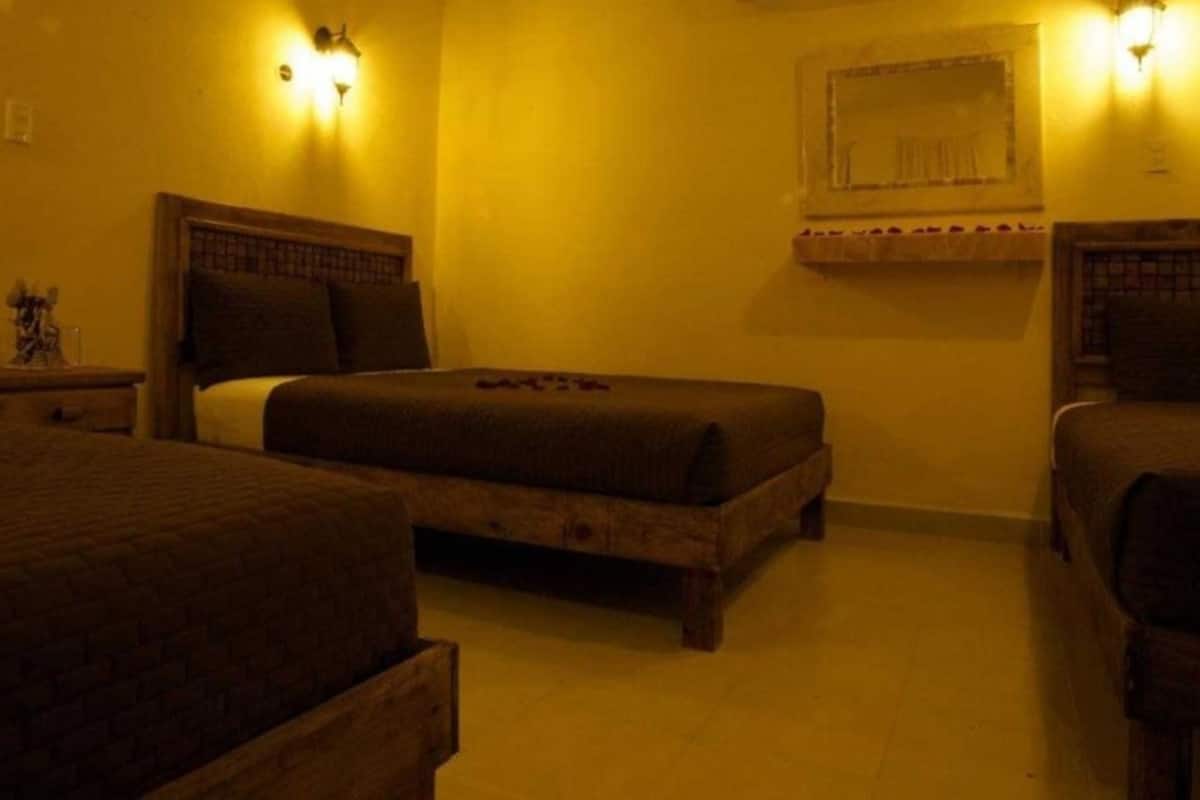 Comfort Room, Multiple Beds, Non Smoking | Blackout drapes, iron/ironing board, WiFi (free), bed sheets