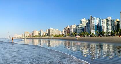 3 bedroom apartment, 100m from the beach with pool and barbecue