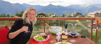 Luxury 3 bed ski chalet-apartment in Haute-Nendaz ,Switzerland.