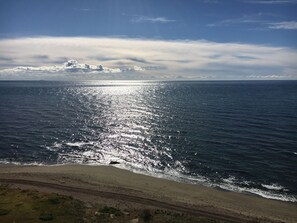 På stranden och strandhanddukar