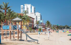 Nära stranden och fiske