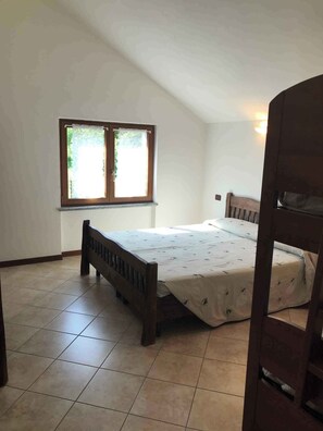 1 Schlafzimmer, Reisekinderbett, Internetzugang