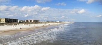 Private PIER Ground Floor Oceanfront Condo with King Bed, Tennis Courts & Pool!