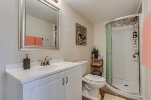 Shower, hair dryer, towels - Private Guest Suite with King bed (Centennial)