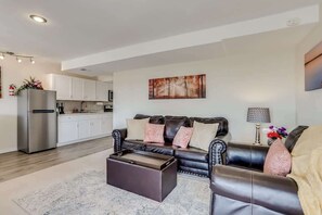 Televisión y oficina 