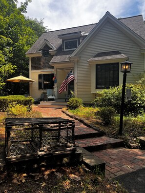 Exterior - The Perfect Location to relax and explore all that the Seacoast has to offer!  (Eliot)