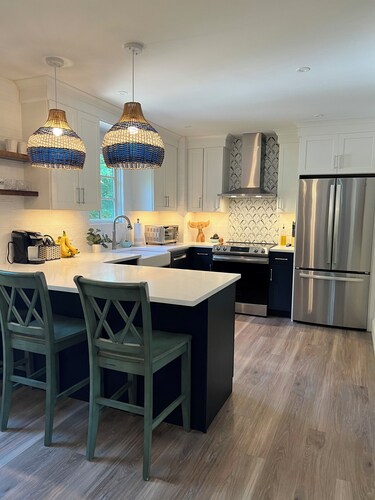 Escape to the Seacoast - Relax, Work & Play by the Water 