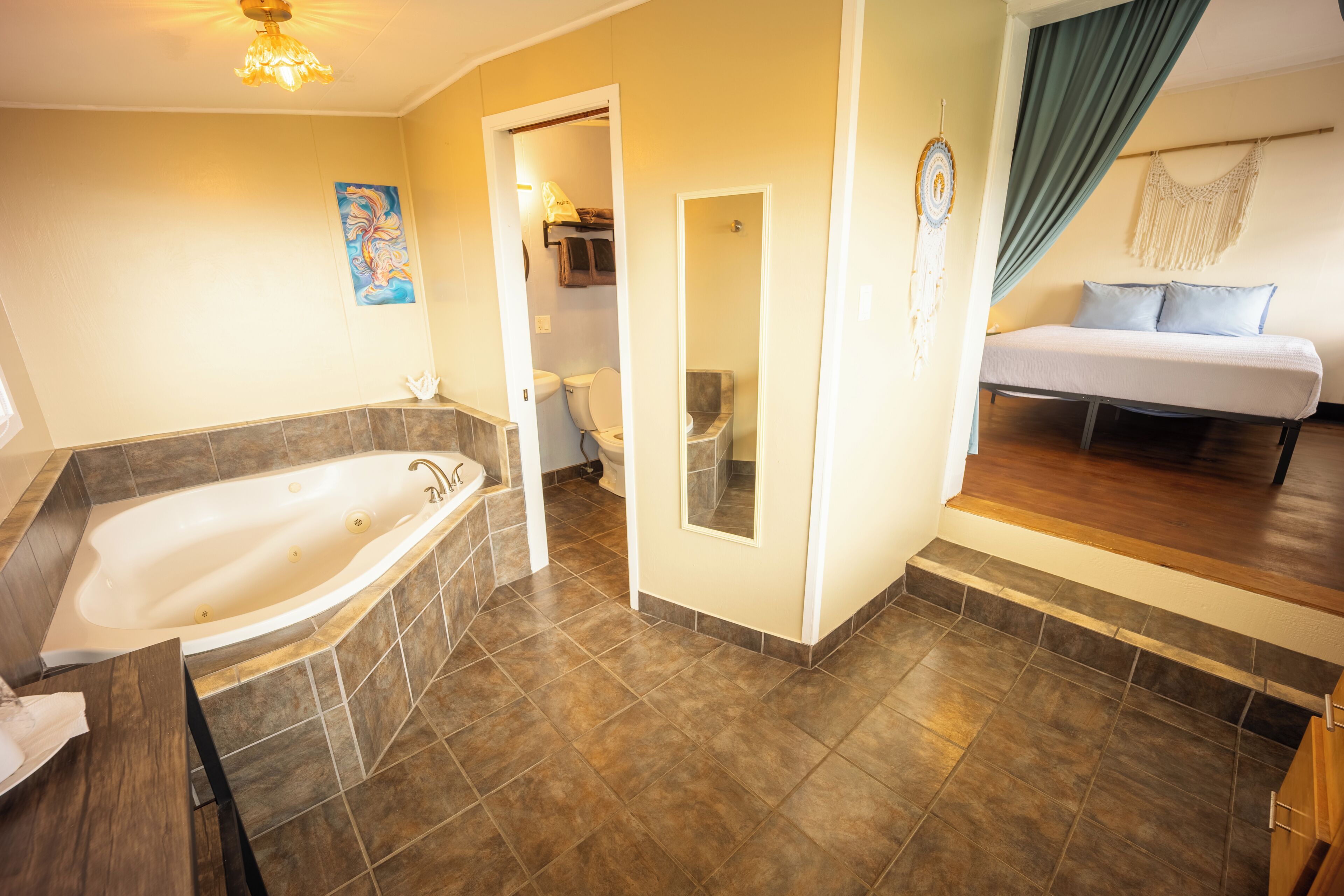 Panoramic-Suite, 1 King-Bett, Nichtraucher | Individuell dekoriert, individuell eingerichtet, Schreibtisch