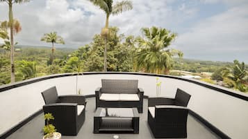 Classic Suite, 1 King Bed, Non Smoking | Terrace/patio