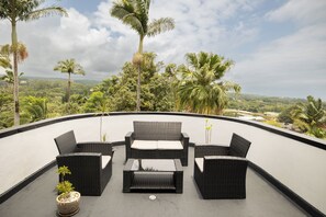 Terrace/patio - Hilltop Vacation Rental (Hilo)