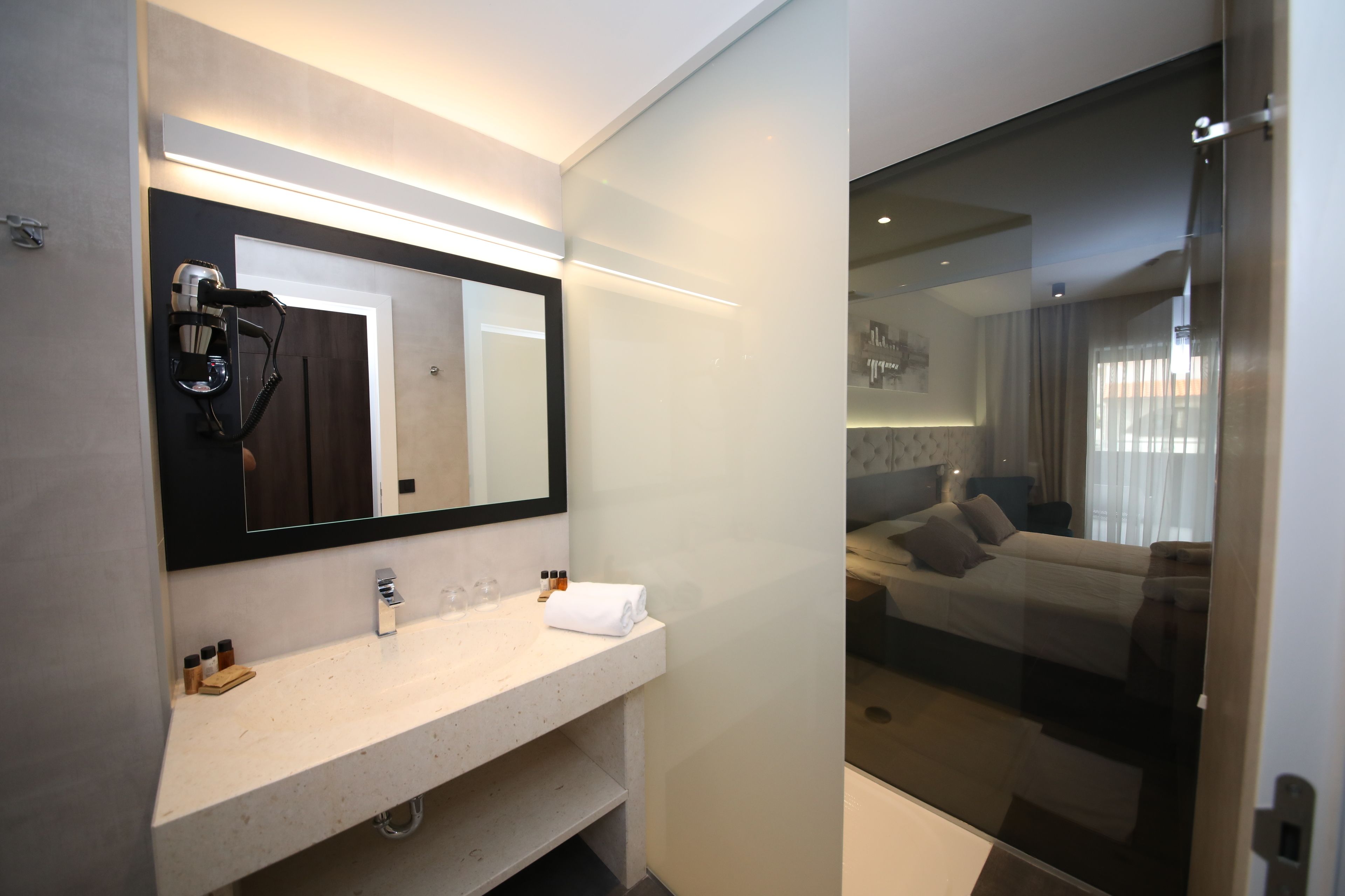 shower, free toiletries, hair dryer, slippers