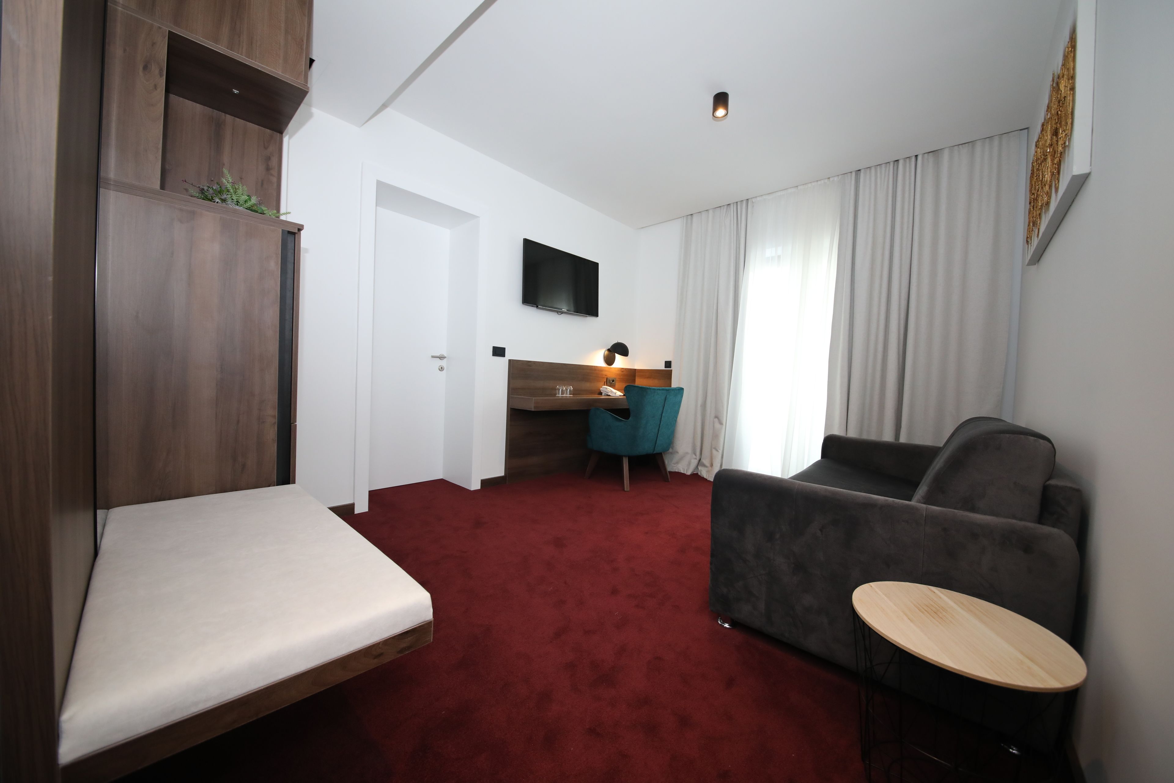 minibar, in-room safe, individually decorated, individually furnished