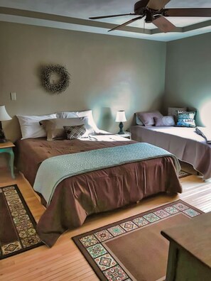 6 bedrooms, in-room safe, desk, iron/ironing board