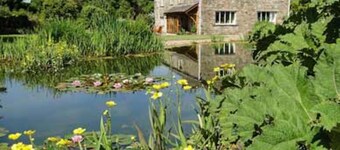 Cottage de ferme charmant et confortable dans un cadre de jardin spectaculaire