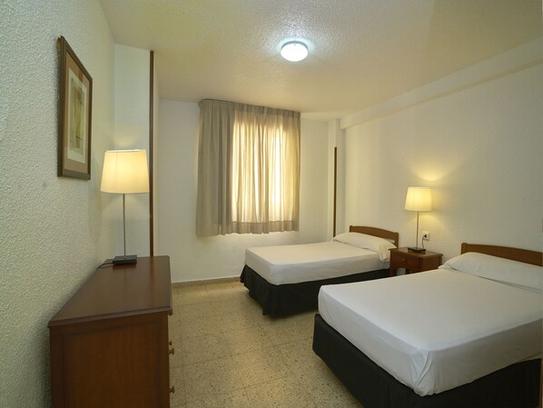 3 bedrooms, iron/ironing board, Internet, bed sheets