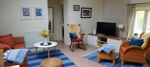 Smart TV, fireplace, DVD player, books - Sauna, boat, fiber optic connection, barbecue area, child-friendly, football goal (Nybro)