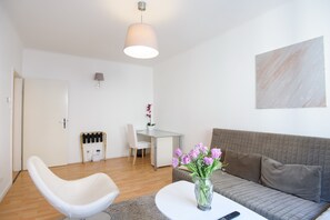 تلفزيون ذكي، مشغل دي في دي، كُتُب، مكتبة فيديو