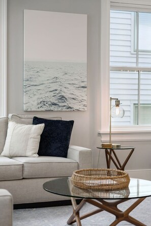 Smart TV - New Condo Nestled in Historic Downtown Charleston (Charleston)
