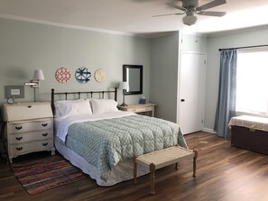 1 dormitori, planxa i posts de planxar, wifi i roba de llit 