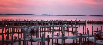Come see beautiful fall sunsets over the bay! Amazing off season rates!