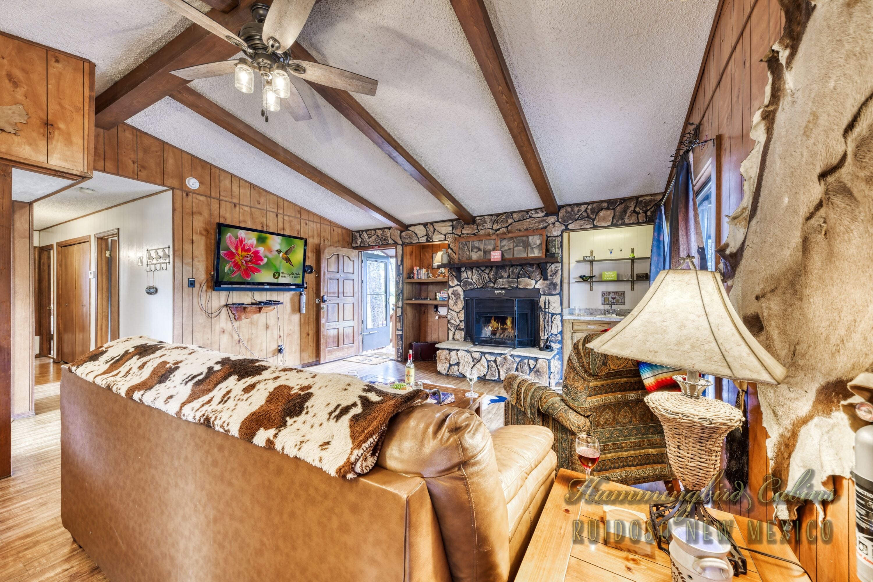 Smart TV, fireplace, DVD player