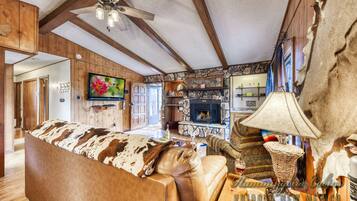 Smart TV, fireplace, DVD player