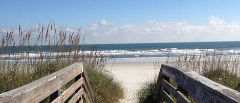 Beach nearby, sun-loungers, beach towels