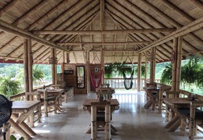 Breakfast, lunch, dinner and brunch served - Due Amici Glamping (Dibulla)