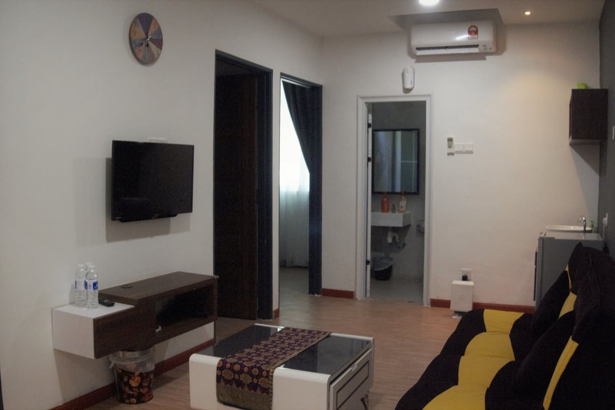 standard suite, 3 bedrooms | premium bedding, blackout curtains, iron/ironing board, free wifi