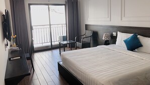Deluxe Double Room, 1 King Bed, Balcony, City View | Living room | Flat-screen TV - MARINA BOUTIQUE HOTEL  (Nha Trang)