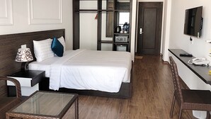 Deluxe Double Room, 1 King Bed, Balcony, City View | Living area | Flat-screen TV - MARINA BOUTIQUE HOTEL  (Nha Trang)