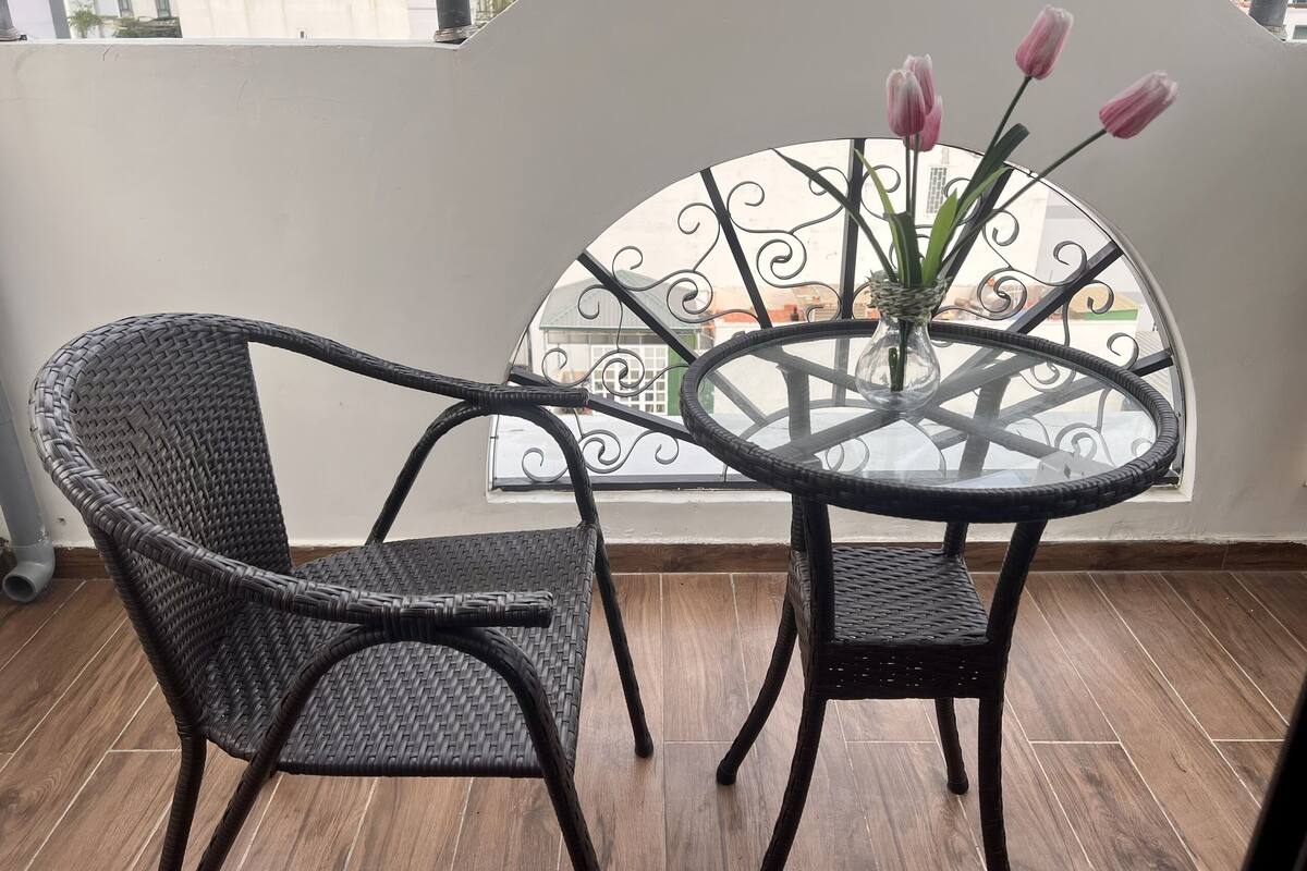 Deluxe Double Room, 1 King Bed, Balcony, City View | 1 bedroom, premium bedding, free minibar items, in-room safe