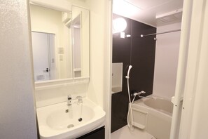Superior Apartment | Bathroom sink - NANBA EAST Designer studio room (Osaka)