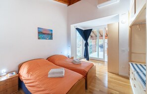 2 Schlafzimmer, Reisekinderbett, kostenloses WLAN, Bettwäsche