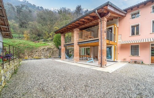 Beautiful home in Arcugnano with WiFi