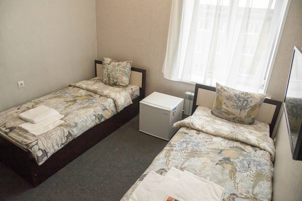 Iron/ironing board, free WiFi, bed sheets