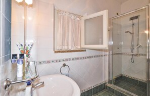 Bathtub